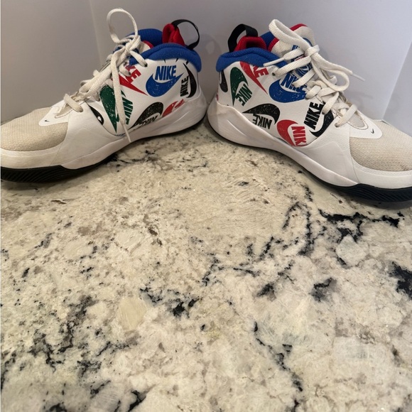 Nike Team Hustle D 9 'Black White Blue' - Picture 2 of 7